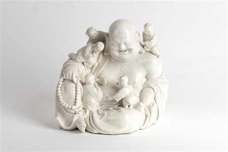  
Scultura Buddha in porcellana bianca XX secolo.
 