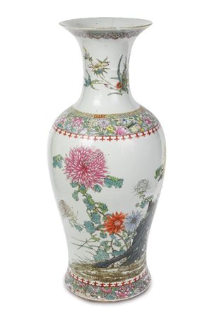  
Grande vaso a balaustro, Cina XX secolo, periodo Republica (1912-1949)
 Alt.60cm