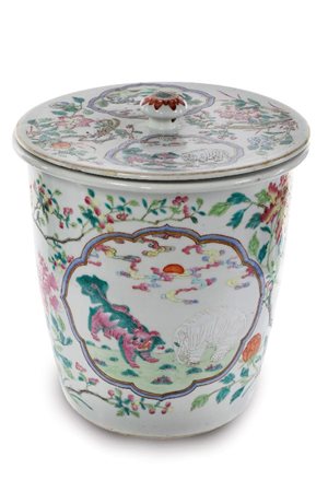  
Insolito vaso con coperchio, Cina dinastia Qing, epoca GuangXu (1871-1908)
 Alt.60cmX24cmX24cm