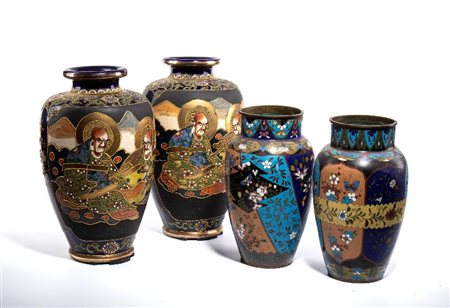  
Loto di vasi Satsuma, Giappone Meiji period (1868-1912)
 Alt.34cm; alt.25cm