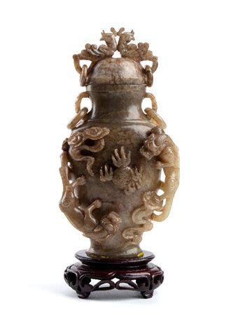  
Vaso in giada, Cina XX secolo
 Alt.22cmX10cm