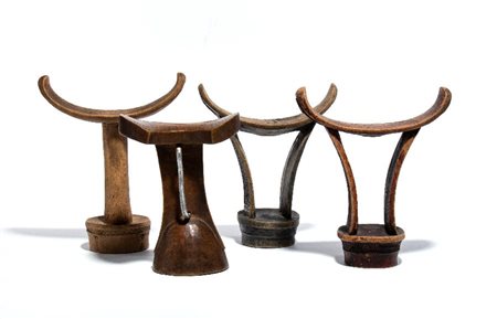  
Gruppo di quattro Poggiatesta , Sudan  XX secolo
 Alt.14cm;Alt.15cm