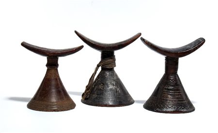  
Gruppo di poggiatesta, Etiopia XX secolo
 Alt.12cm;alt.14cm