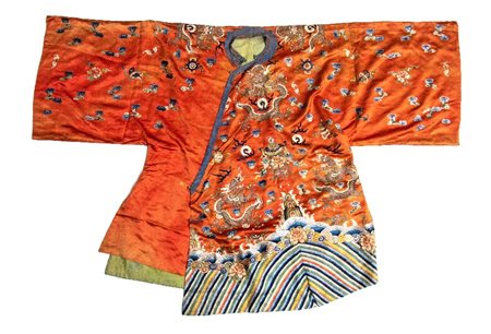  
Abito cinese in raso arancione, Cina dinastia Qing, XIX secolo
 Alt.100cmXlarg.168cm