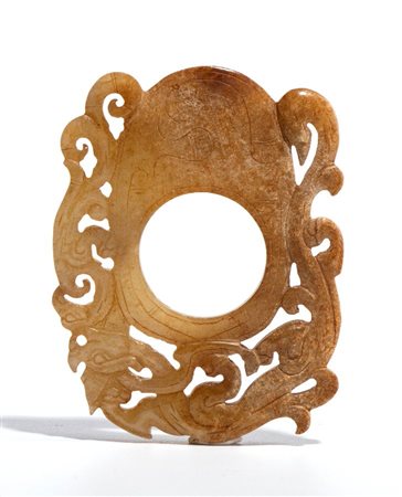  
Ornamento pendente in giada, Cina dinastia Qing, XIX secolo
 Larg.7cmX5,3cm