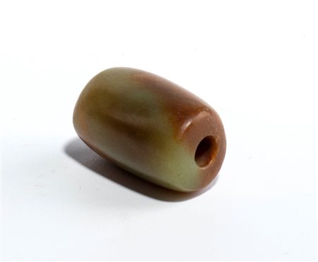  
Ornamento pendente in giada , Cina dinastia Qing, XV secolo
 Alt.3,5cmX2cm