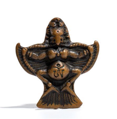  
Ornamento pendente buddista, Cina XX secolo
 Alt. 6,5 cm