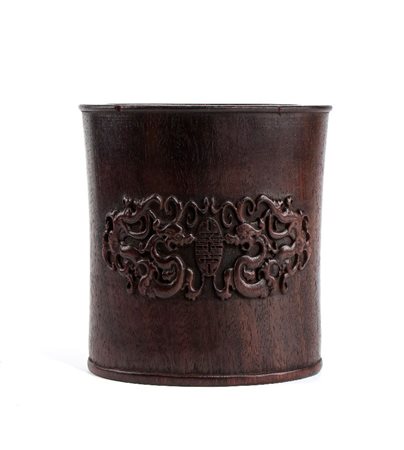  
Porta-pennelli, Cina dinastia Qing-periodo Repubblica (1912-1949)
 Alt.13cmX12cmX9cm