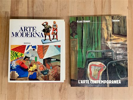 MANUALI D'ARTE - Lotto unico di 2 cataloghi