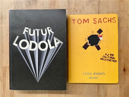 TOM SACHS E MARCO LODOLA - Lotto unico di 2 cataloghi, di cui uno autografato