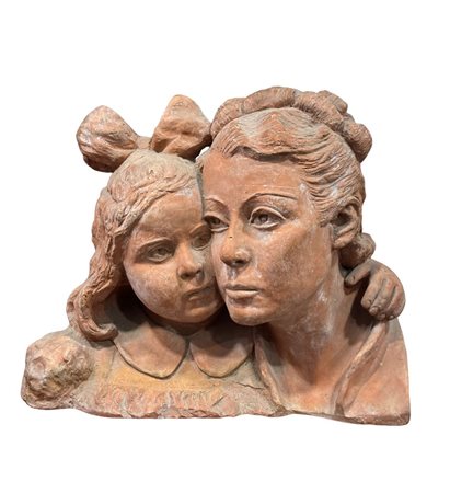 Gruppo scultoreo in terracotta, periodo XX secolo, raffiguranti Due figure...