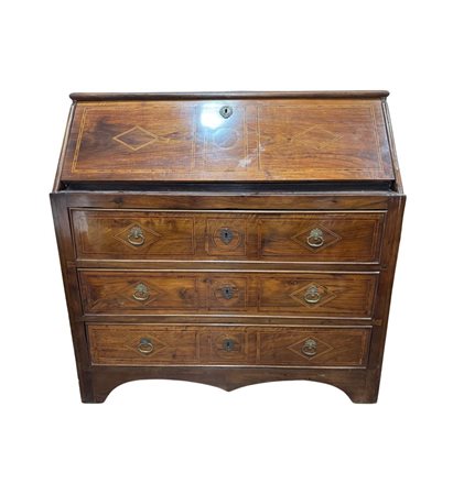 Comò a ribalta a 3 cassetti lastronato, periodo Italia XVIII secolo....