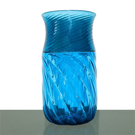 Brigitta Carlsson e Ove Thorssen  per Venini - Vaso Opulus in vetro blu