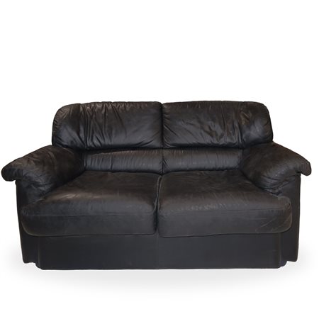 Divano in pelle nera