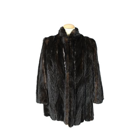 PELLICCIA CORTA IN VISONE SCURO NATURALE 