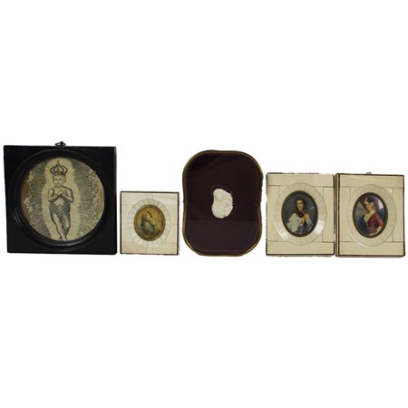 LOTTO COMPOSTO DA OGGETTI VARI