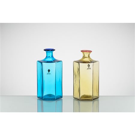 VENINI, Due bottiglie in vetro