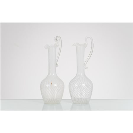 VENINI, Coppia di caraffe in vetro
