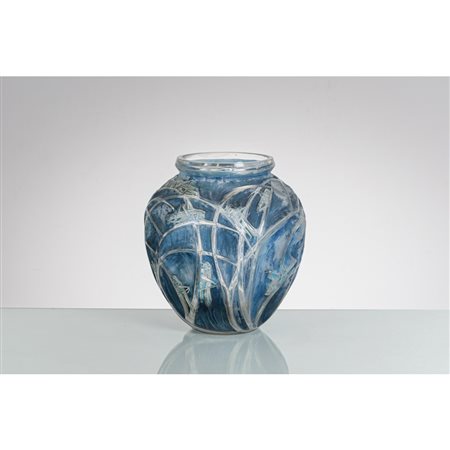 RENE LALIQUE, Vaso modello “Sauterelles” in cristallo