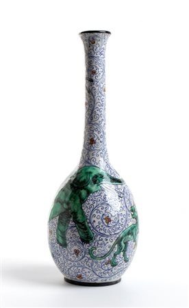 FERRUCCIO MENGARONI (Pesaro 1875 - Monza 1925), Vaso istoriato con fiori ed animali