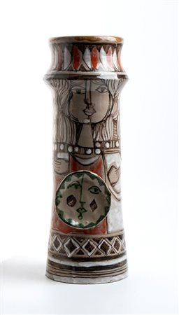 ELIO SCHIAVON (Arzergrande 1925 - Tonadico 2004), Vaso con decoro a rilievo di figure femminile