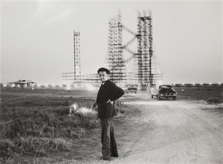 TAZIO SECCHIAROLI (1925-1988) Federico Fellini sul set del film 8 1/2...