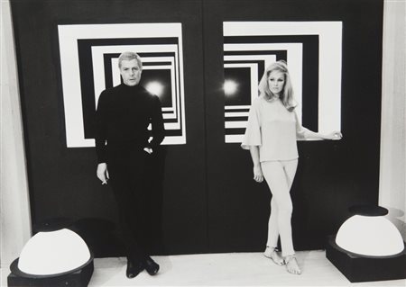 TAZIO SECCHIAROLI (1925-1988) Marcello Mastroianni e Ursula Andress1965stampa...