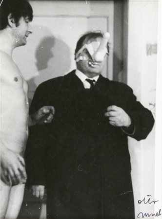 OTTO MUHL (1925-2013) Foto di performanceprimi anni '70stampa ai sali...
