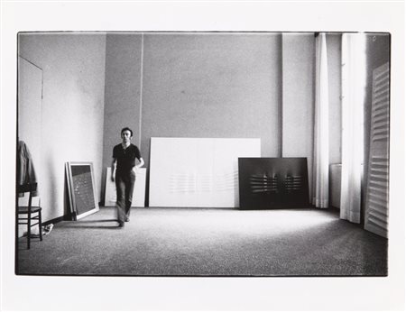 LO DUCA NINO (1940-) Agostino Bonalumi al Museo di Modena 1975stampa ai sali...