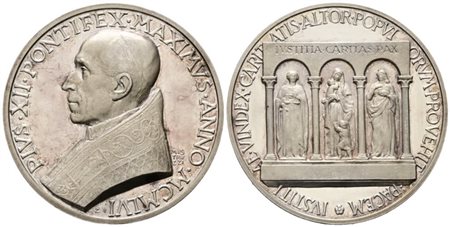 VATICANO. Pio XII (1939-1958). Medaglia 1956 per l'80° Compleanno del pontefice. . Ag (34,34 g; 44,06 mm). SPL