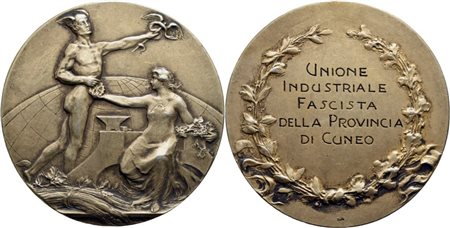 FASCISTE - Medaglia - Unione Industriale Fascista Provincia di Cuneo Opus: Johnson Ø: 44 mm. - (AG g. 39,34) RR. qFDC