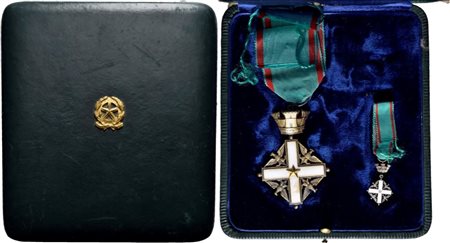 REPUBBLICA - Croce - Cavaliere al Merito della Repubblica Italiana - BR Nastro verde e rosso Manca il mignon. Discreto