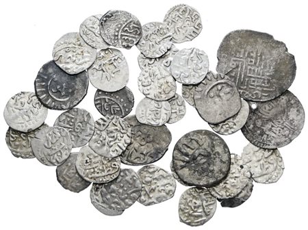 MONDO ISLAMICO. IMPERO OTTOMANO. LOTTO DI 35 FRAZIONI DI DIRHEM. Conservazioni varie.