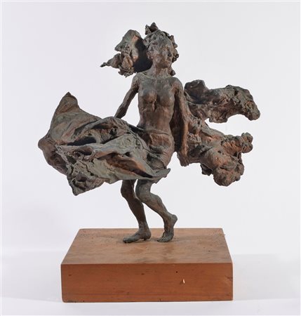Carlo Santachiara (Reggiolo, 1937 - Bologna, 2000) 
"Ballerina" 
Scultura in bronzo Cm 40x40x31
