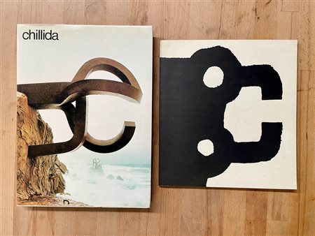 EDUARDO CHILLIDA - Lotto unico di 2 cataloghi