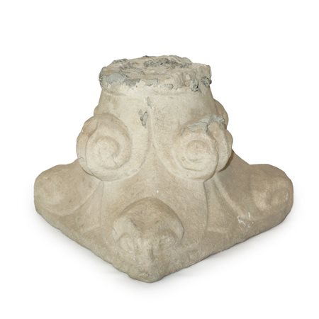 Capitello in marmo bianco, 17°  secolo