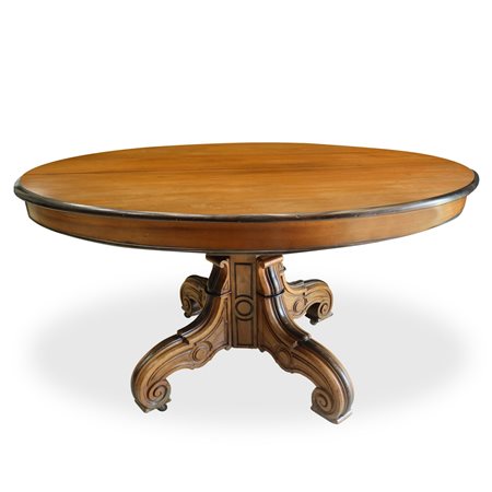 Tavolo da pranzo ovale Luigi Filippo allungabile in legno di noce con piede a 4 razze, France, second half of ° e 19°  secolo