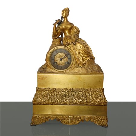 Orologio a pendolo da tavolo in bronzo dorato ormoulu, France 19°  secolo