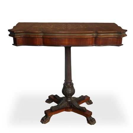 Tavolo da gioco in legno di  palissandro con intarsi chiari al  piano e piede a 4 razze, 19°  secolo