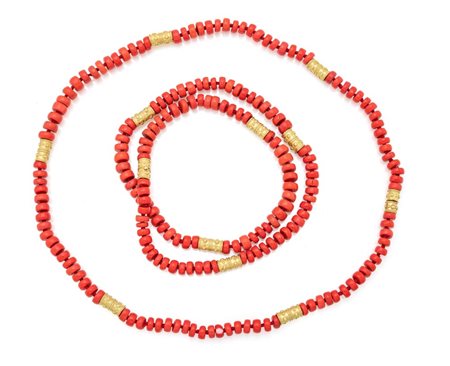 Coppia di collane in corallo bambù ed oro Oro giallo 750/000. Corallo bambù...