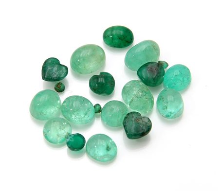 Lotto assortito di smeraldi in vari tagli ct. 17,60