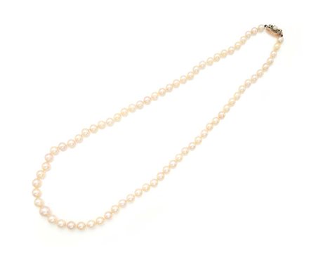 Collana ad un filo di perle ed oro Oro giallo 750/000. Perle diametro da mm 6...