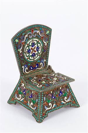 PAVEL OVCHINNIKOV Sedia porta sale in argento - Mosca, 1908-1927