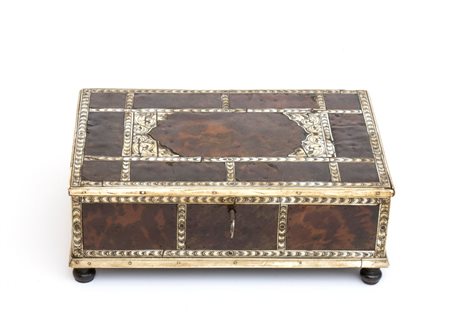  Scatola in legno, osso e tartaruga - Italia, seconda metà del XVII secolo