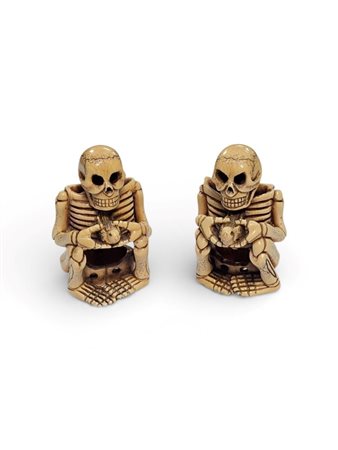  Coppia di sculture in avorio - Giappone, Periodo Meiji, 1868-1912