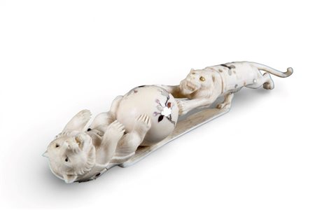  Okimono in avorio - Giappone, XIX secolo