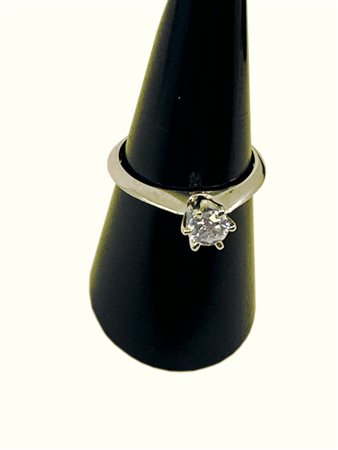 ANELLO SOLITARIO DA FIDANZAMENTO CON DIAMANTE LABGRWON BRILLANTE IN ORO GIALLO