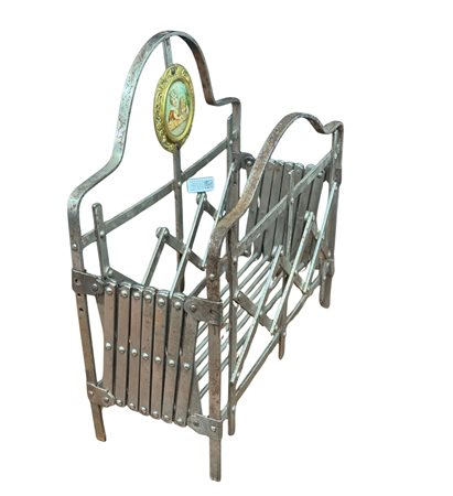 Culletta per Bambinello estensibile in metallo con piccola miniatura...