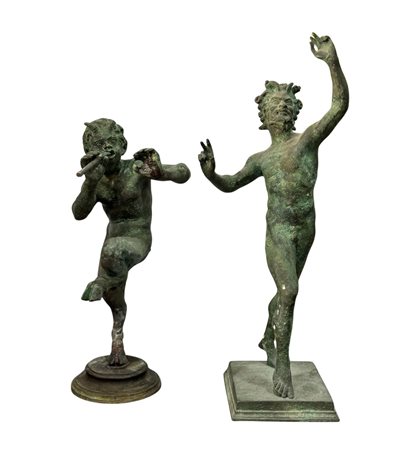 Coppia di bronzi, raffigurante Satiri. Dimensioni: h31x9x10 cm. Sculure in...