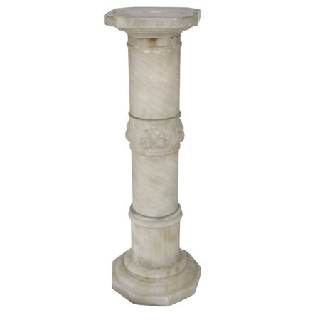 Importante colonna in Alabastro porta scultura Inizi XX secolo Colonna in...
